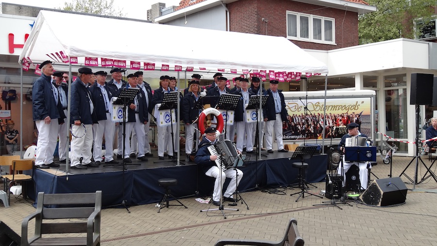 Hart Van Hellendoorn - Gezellige Drukte 'op Nijverdal' Tijdens Shanty ...